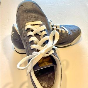 Adidas Samoa Women’s Athletic Shoes Size 8 1/2🌸🌺🌼